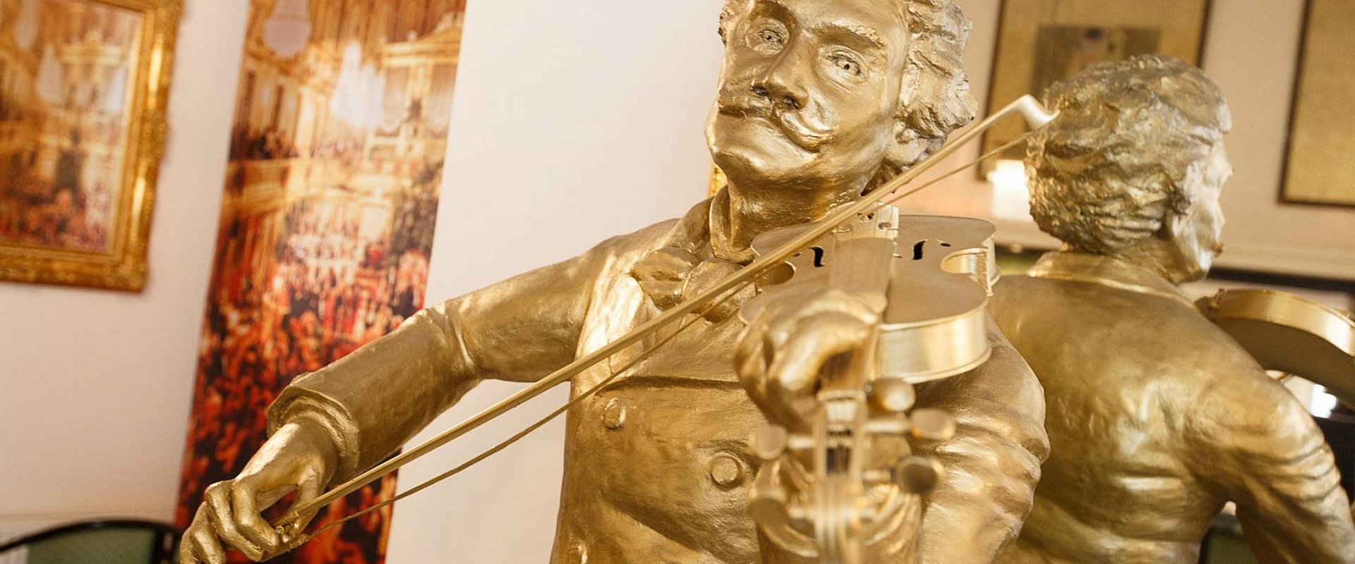 [Translate to Русский:] Statue von Johann Strauss